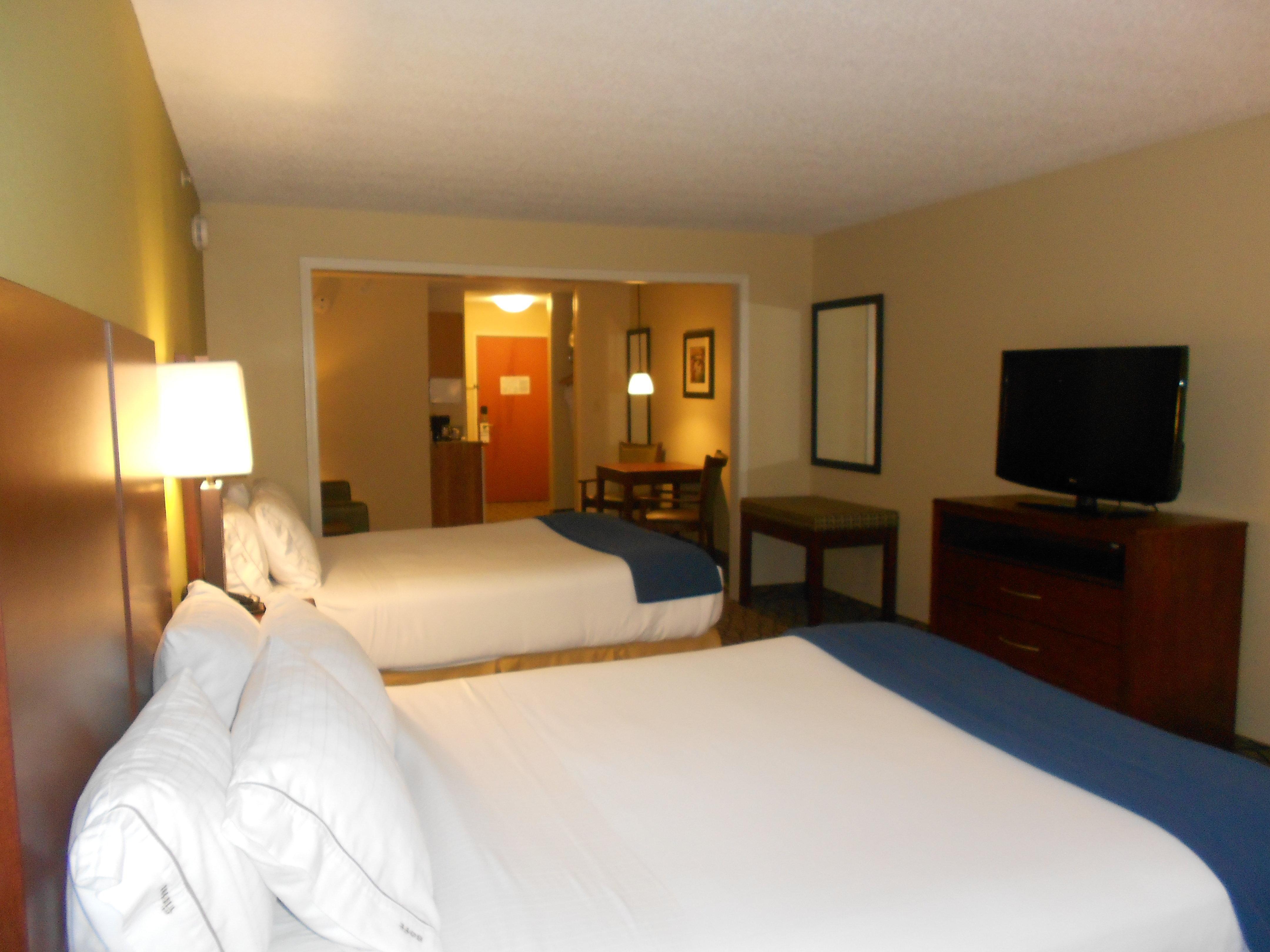 Holiday Inn Express Hotel & Suites Lancaster Room photo