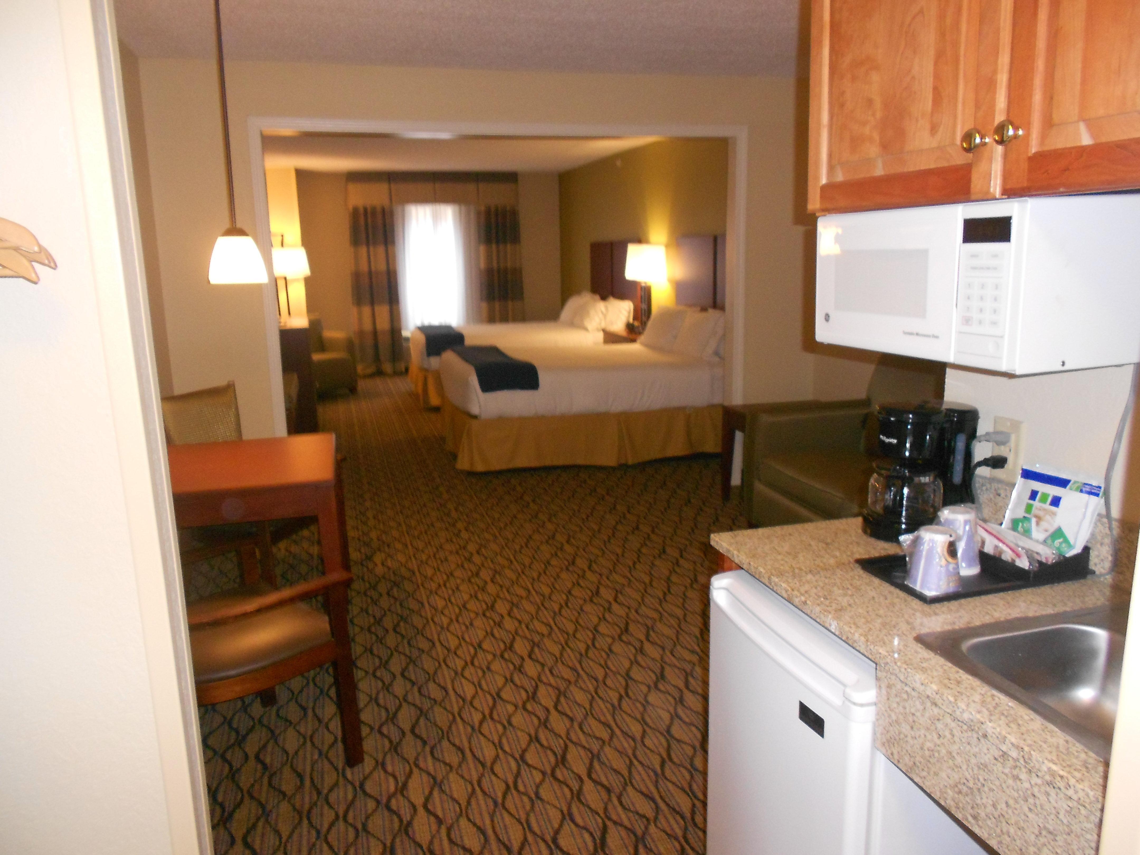 Holiday Inn Express Hotel & Suites Lancaster Room photo