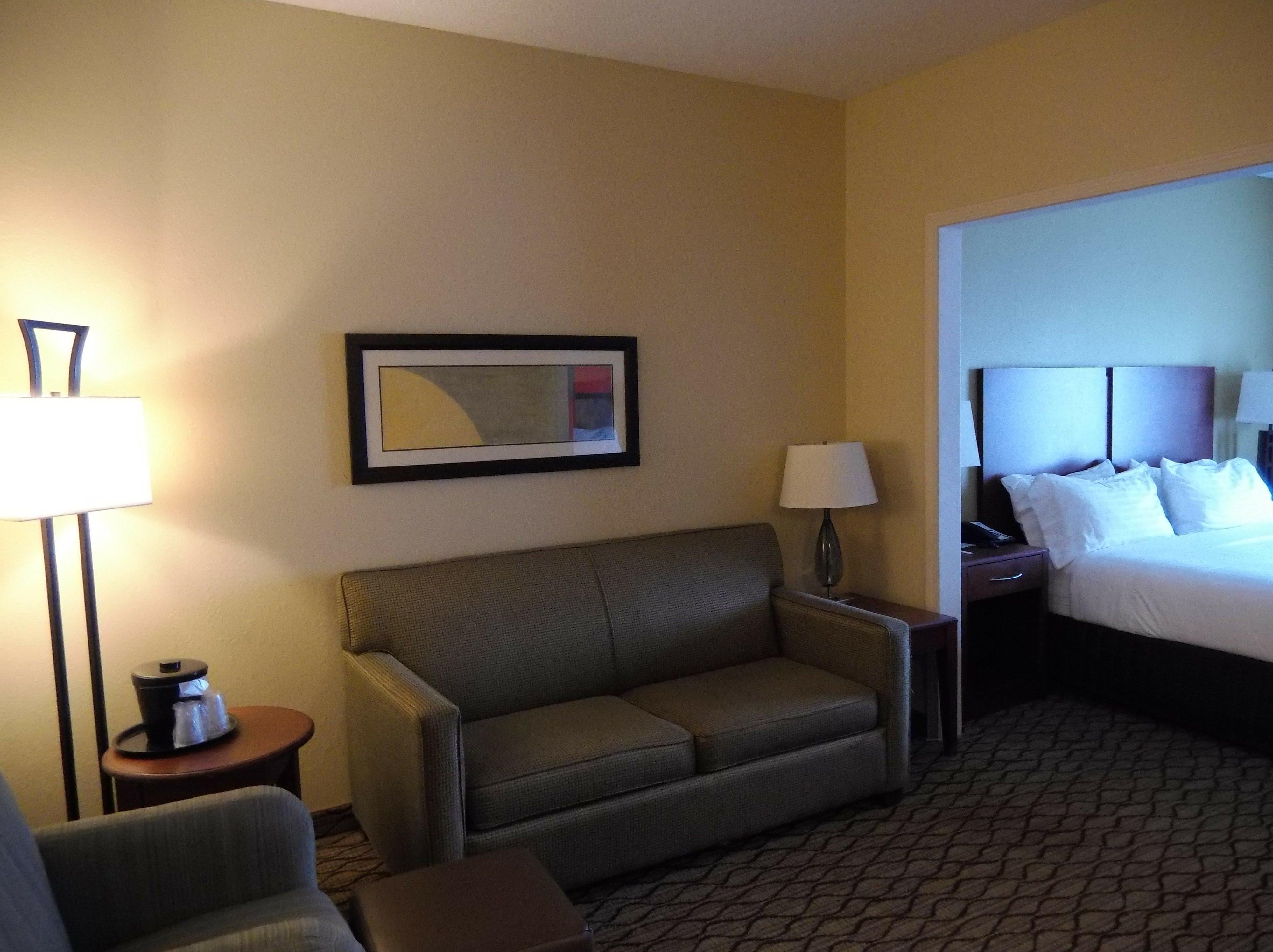 Holiday Inn Express Hotel & Suites Lancaster Exterior photo