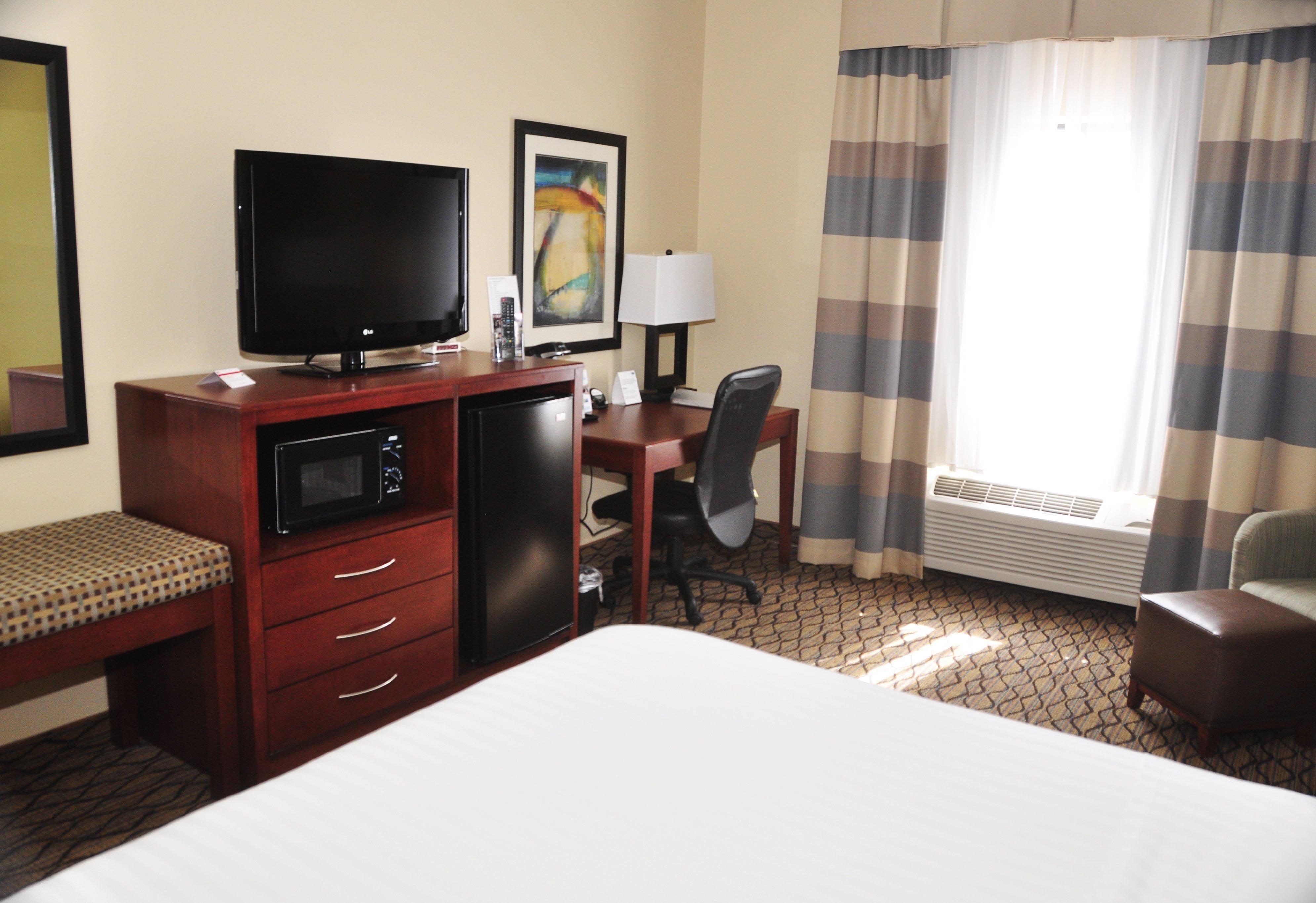Holiday Inn Express Hotel & Suites Lancaster Exterior photo