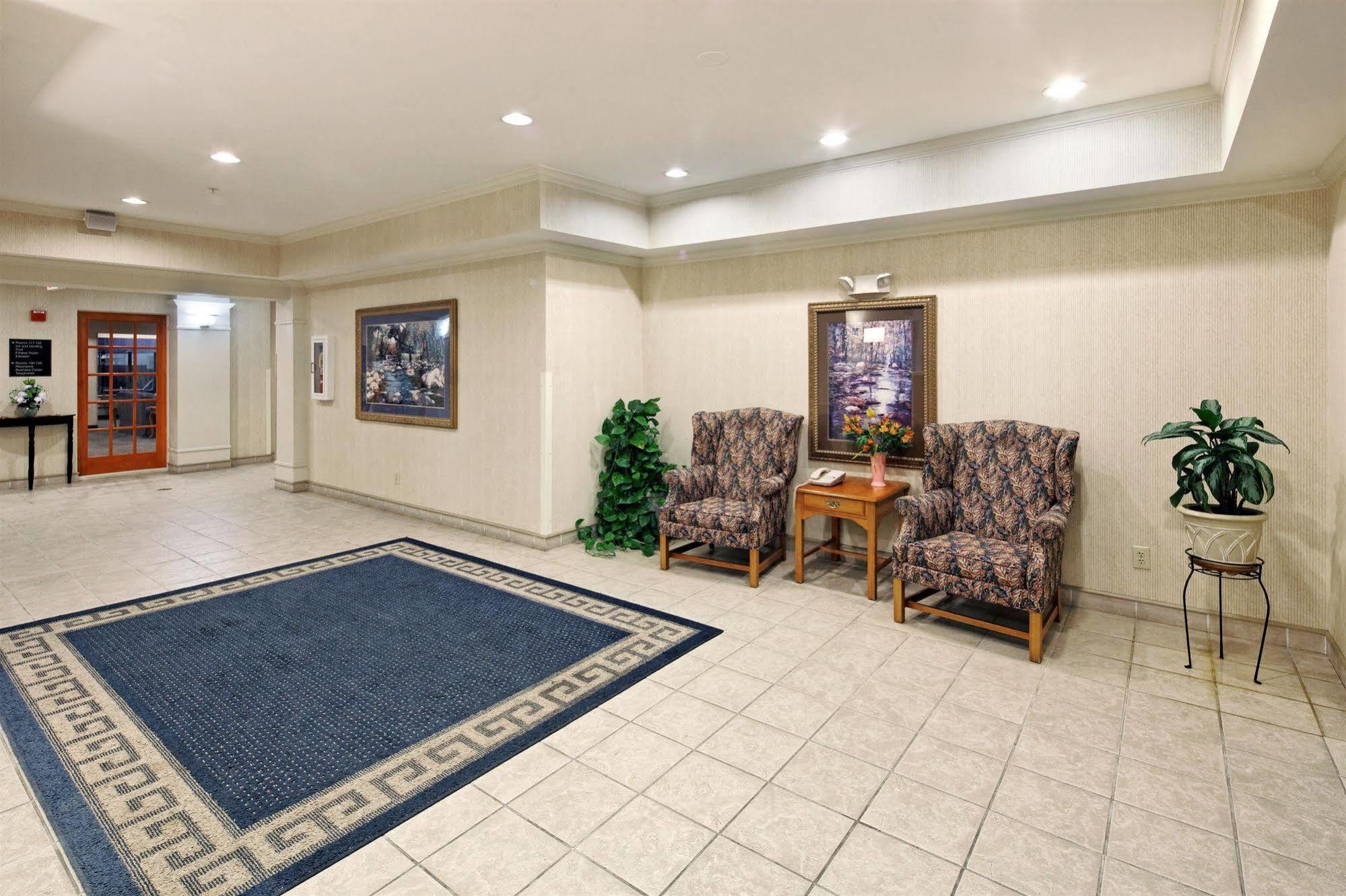 Holiday Inn Express Hotel & Suites Lancaster Interior photo